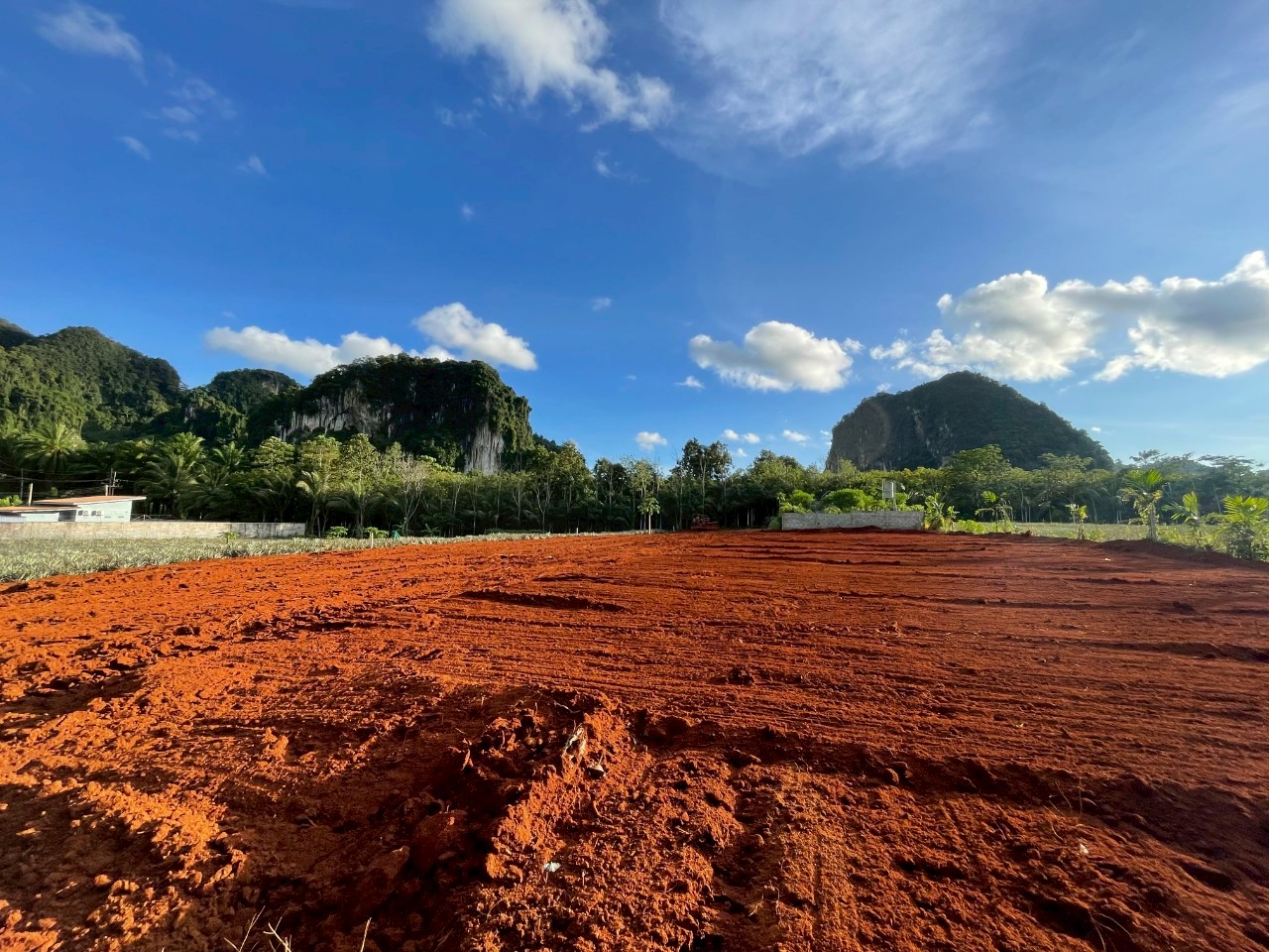  ขายที่ดินแปลงเล็ก วิวภูเขาสวย  อ่าวนาง กระบี่